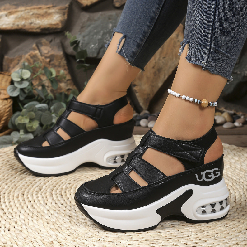 Pohodlné topánky UGG Eliza na kline