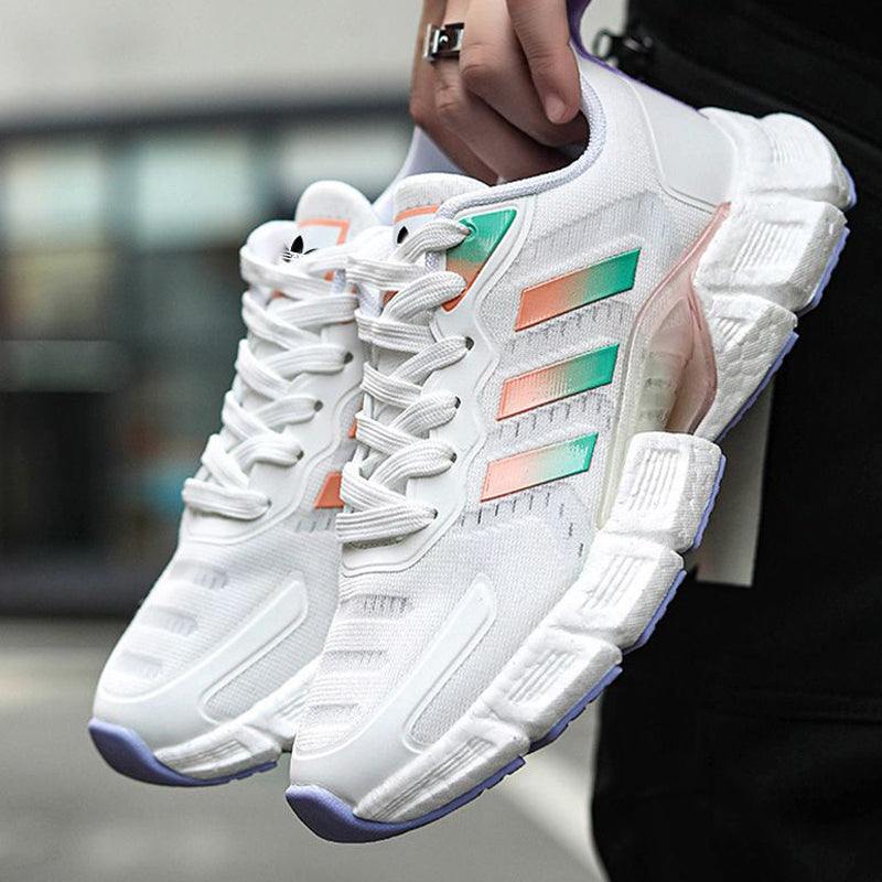 Pánske ležérne topánky Adidas s mäkkou podrážkou a pohodlným odpružením.