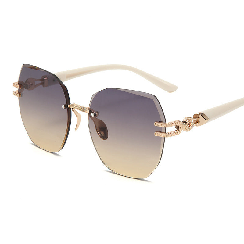 🕶️ Výrazné bezrámové slnečné okuliare – minimalistická kovová obruba, ochrana UV400, ľahké – platba na dobierku ✨
